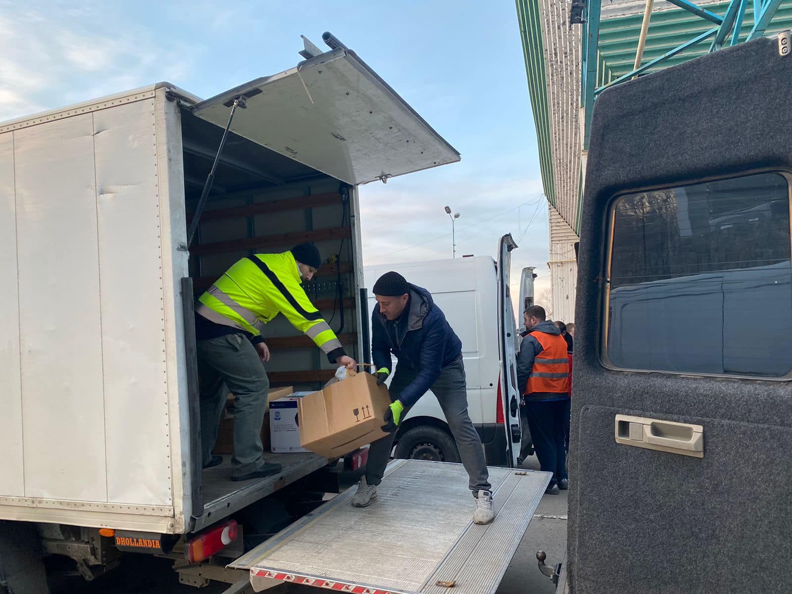 Прикордонники забезпечили пропуск понад 800 вантажів гуманітарної допомоги - 24 Канал Прикордонники забезпечили пропуск понад 800 вантажів гуманітарної допомоги - 24 Канал