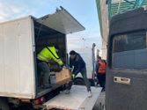 Вантажі гуманітарної допомоги: прикордонники допомагають щосили