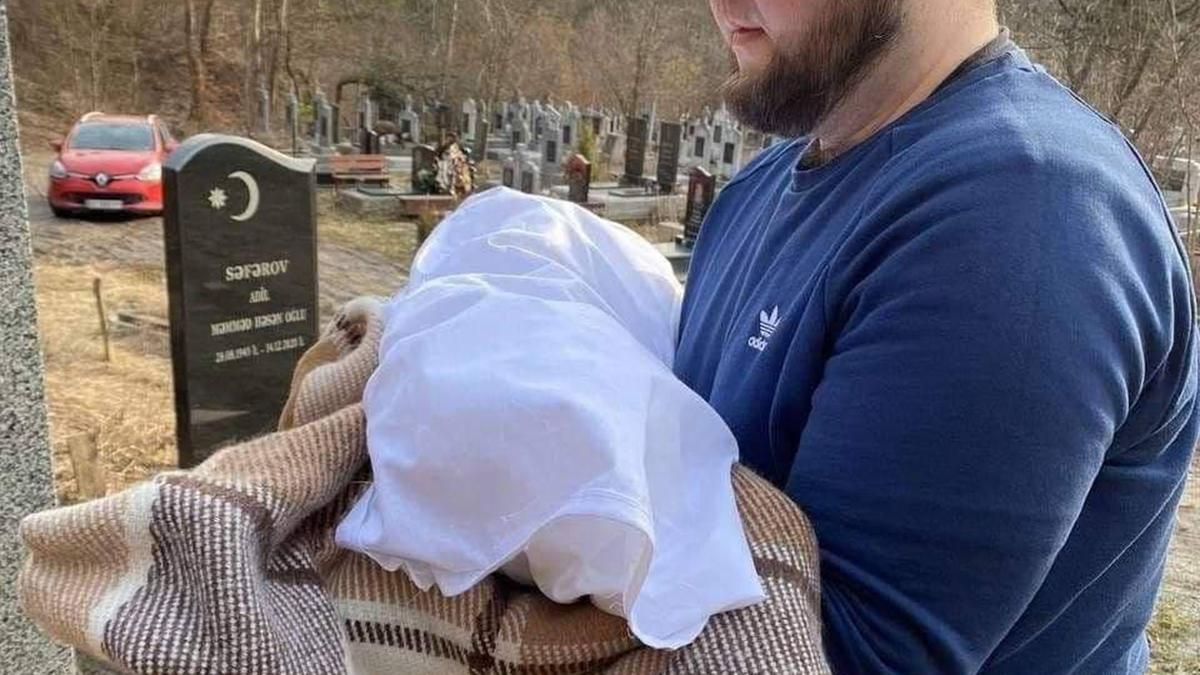 Еще одна жертва России: во Львове похоронили таджикского мальчика, которому было всего 40 дней Еще одна жертва России: во Львове похоронили таджикского мальчика, которому было всего 40 дней