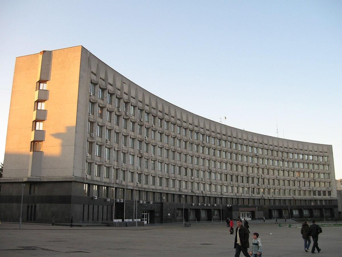 По Сумам с самого утра палила авиация, разрушены дома и инфраструктура По Сумам с самого утра палила авиация, разрушены дома и инфраструктура