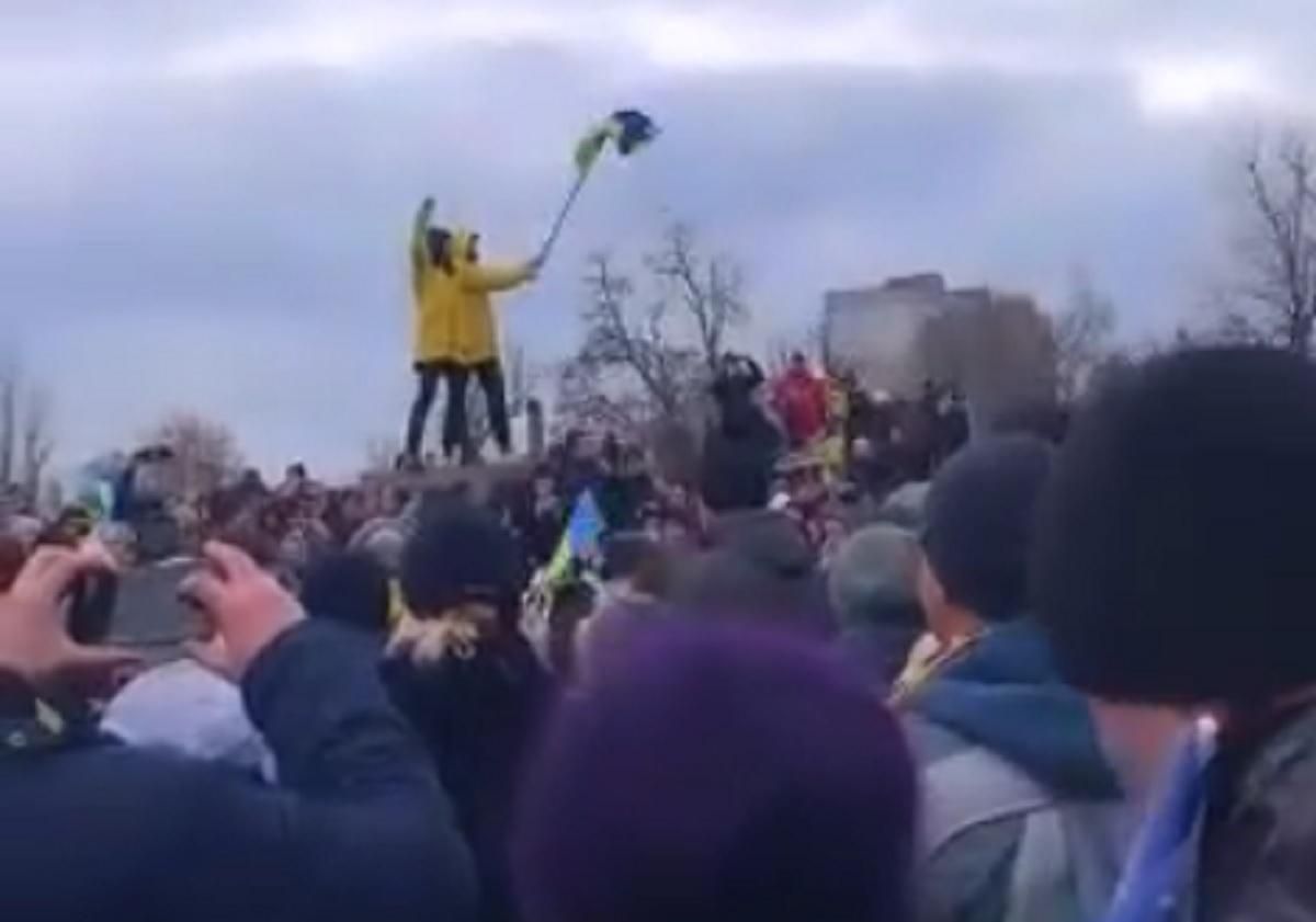 "Зеленський – молодець, а Путіну – пі***ц": чітка позиція жителів Херсона - 24 Канал "Зеленський – молодець, а Путіну – пі***ц": чітка позиція жителів Херсона - 24 Канал