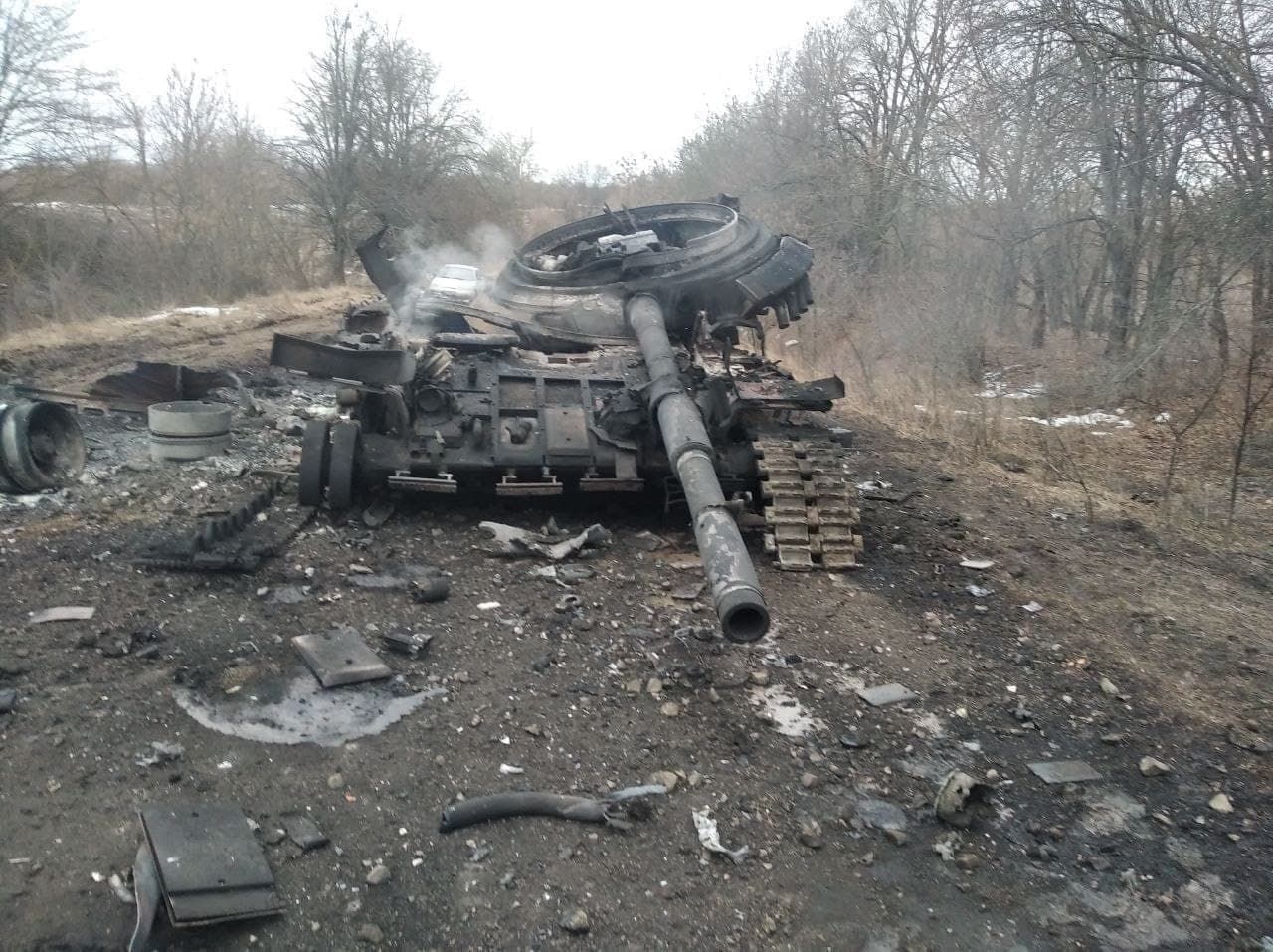 В мережі показали знищену техніку та тіла окупантів на вулицях Лугащини - 24 Канал