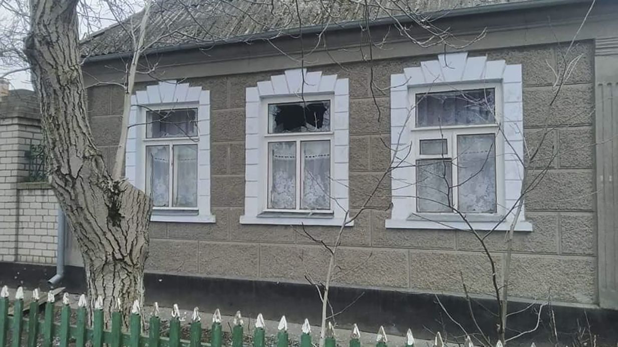 В Николаевской области ликвидируют последствия вражеских обстрелов: фото повреждений - 24 Канал