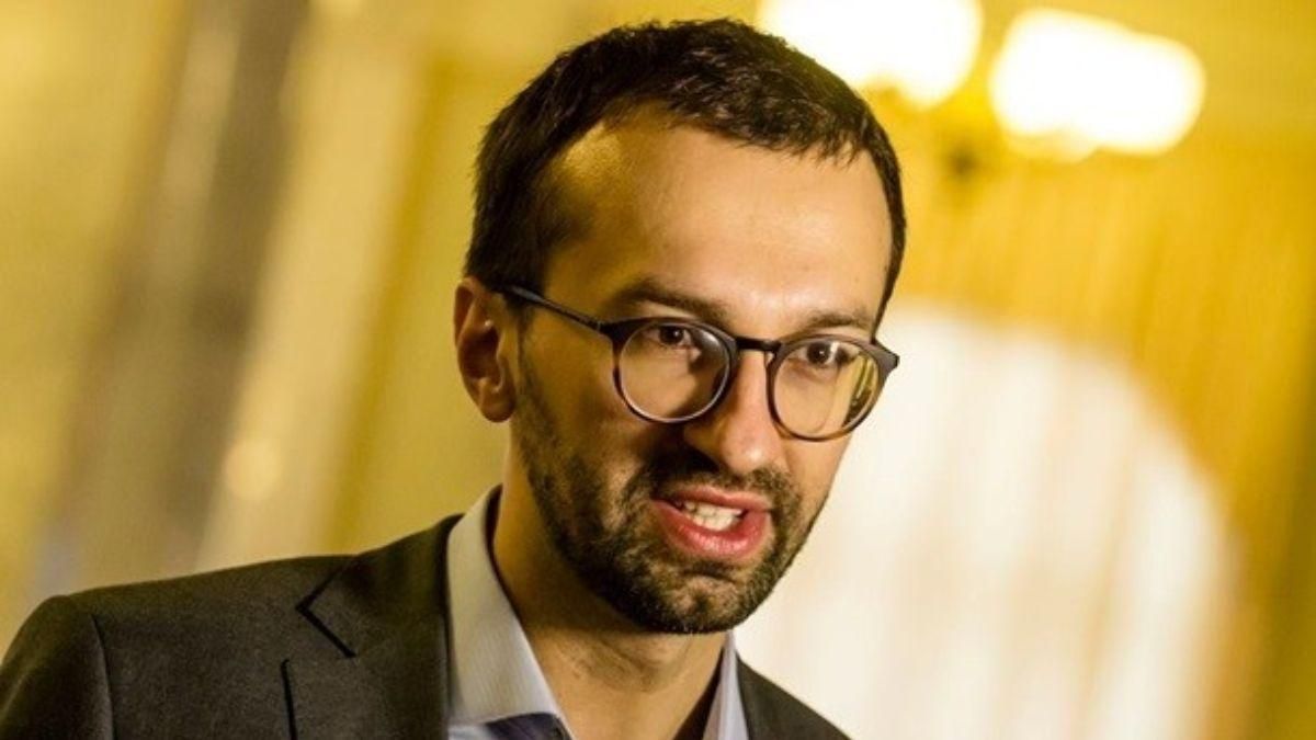 Херсонцы массово протестуют, – Лещенко разбил фейк, что в Херсоне "радо встречают" агрессора Херсонцы массово протестуют, – Лещенко разбил фейк, что в Херсоне "радо встречают" агрессора