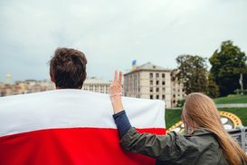 Білоруські дипломати почали звільнятися на знак протесту Білоруські дипломати почали звільнятися на знак протесту