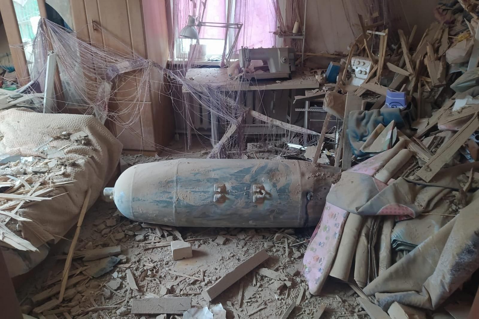 Злочин проти людяності: у Чернігові окупанти запускають некеровані бомби у житлових районах - 24 Канал Злочин проти людяності: у Чернігові окупанти запускають некеровані бомби у житлових районах - 24 Канал