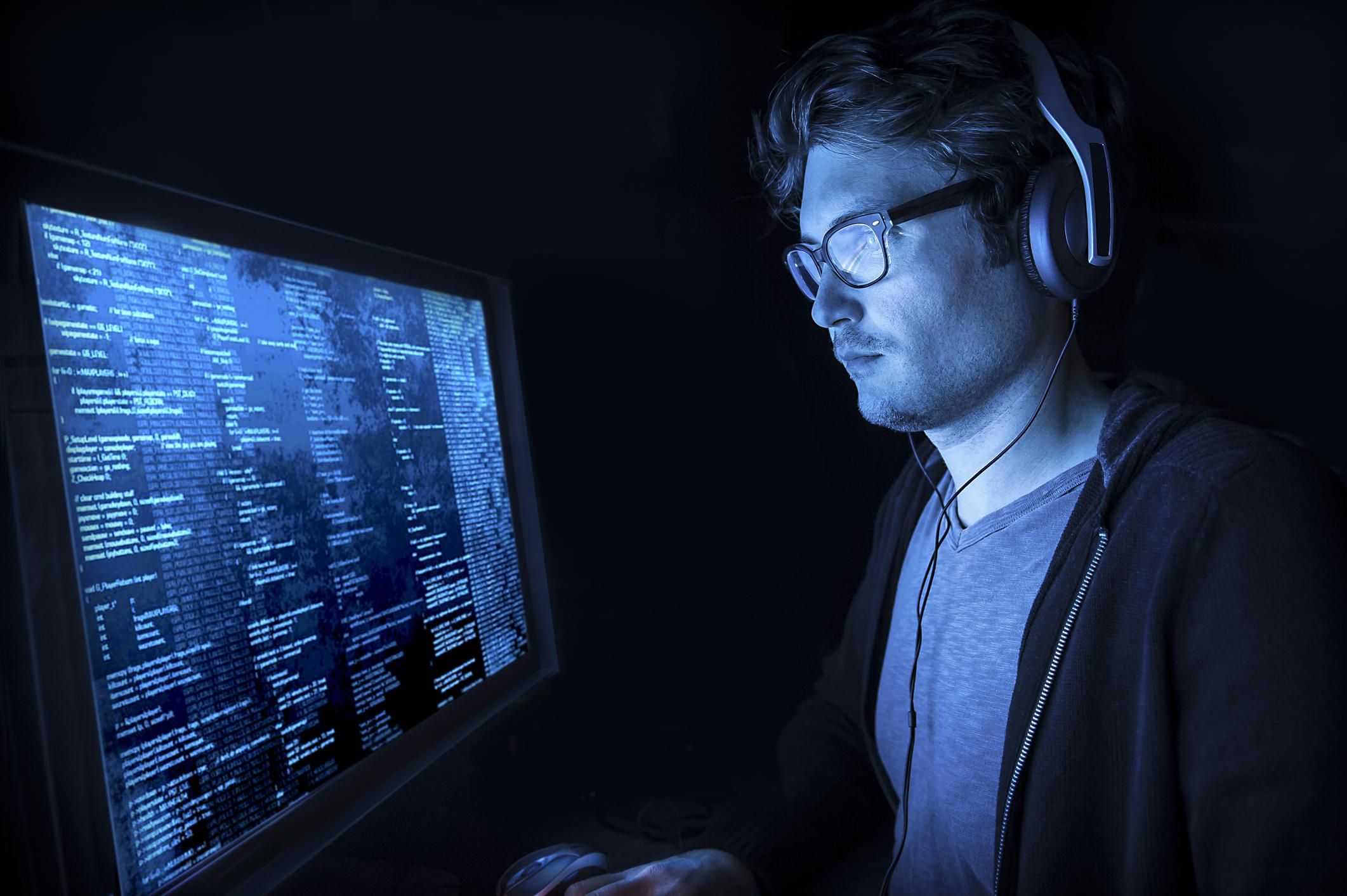 "Украинцы построены по-другому": мировые компании об ІТ-шниках, работающих из бомбоубежищ "Украинцы построены по-другому": мировые компании об ІТ-шниках, работающих из бомбоубежищ