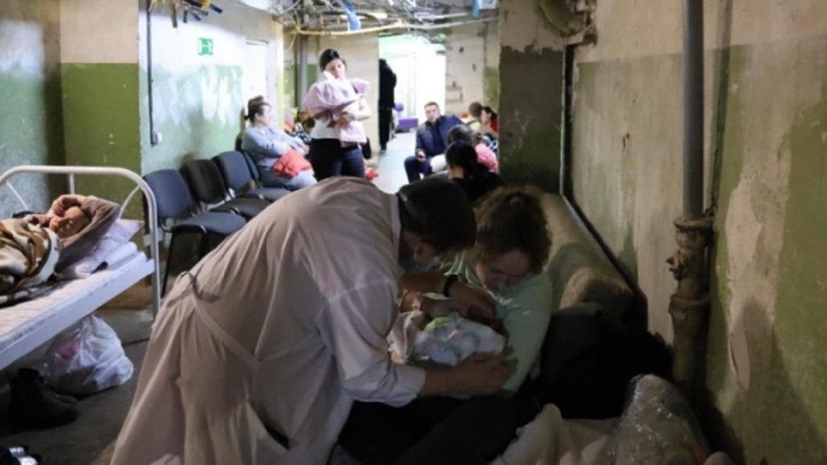 Оккупанты ранили много детей в Буче и не дают их эвакуировать, – Арестович - 24 Канал Оккупанты ранили много детей в Буче и не дают их эвакуировать, – Арестович - 24 Канал