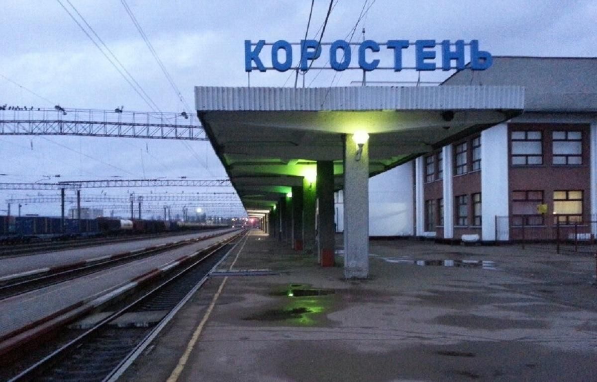 В Коростене у домов упала неразорвавшаяся бомба в 300 килограммов – мэр - 24 Канал В Коростене у домов упала неразорвавшаяся бомба в 300 килограммов – мэр - 24 Канал