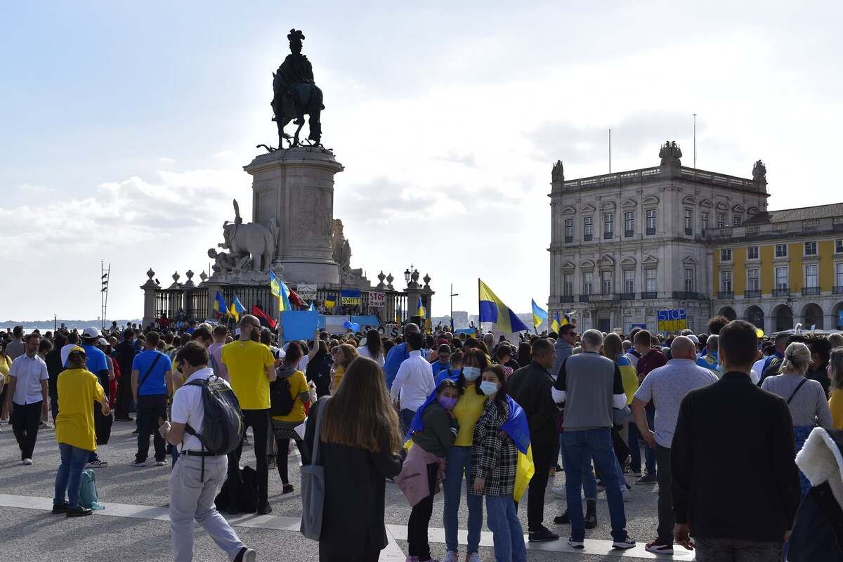 Вулиця на честь Зеленського, бойкот товарів з Росії: як у Португалії підтримують Україну - 6 марта 2022 - 24 Канал