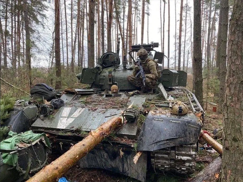 Віджатий російський танк
