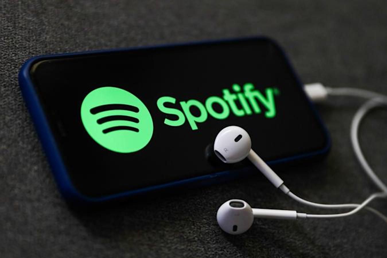 Остаются без ничего: Spotify отменил Premium-подписки в России