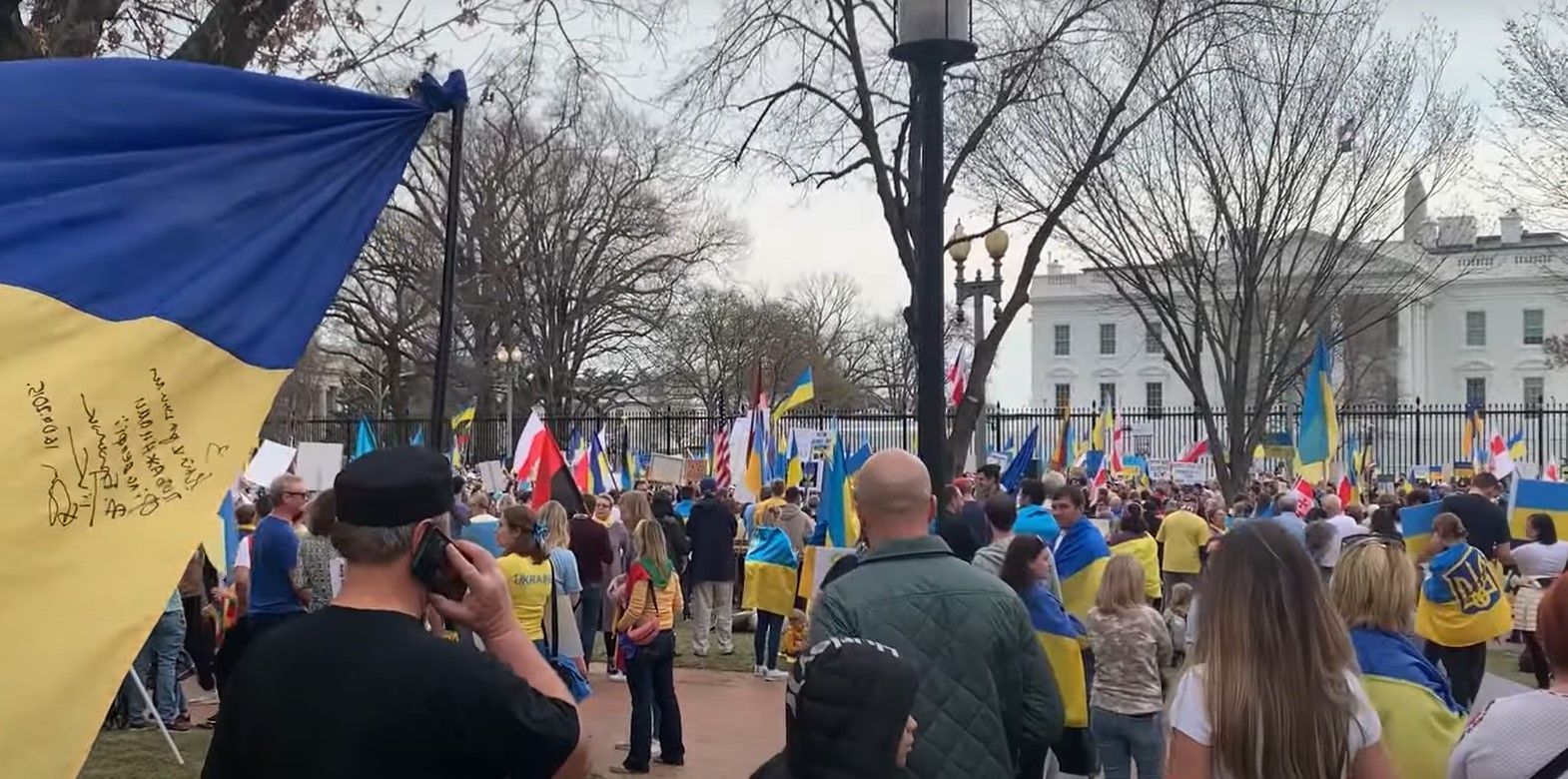 Тысячи людей в Вашингтоне потребовали закрыть небо над Украиной - 24 Канал