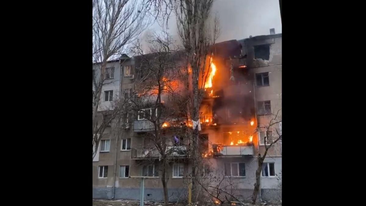 Николаев в огне: видео последствий обстрелов города из систем залпового огня