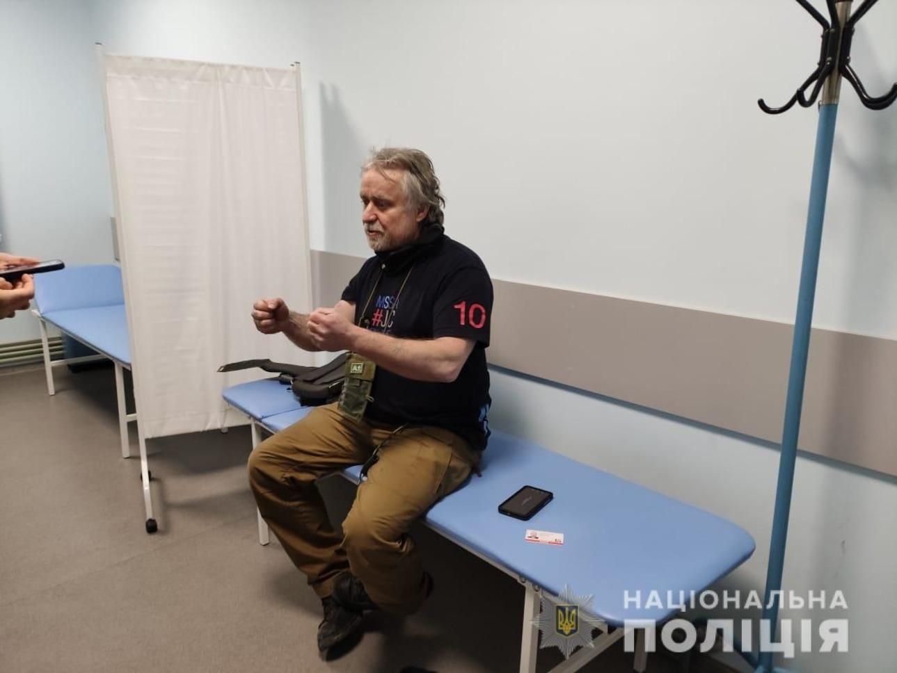 Росіянини стріляли у швейцарського журналіста: в ОВА розповіли про його стан - 24 Канал Росіянини стріляли у швейцарського журналіста: в ОВА розповіли про його стан - 24 Канал