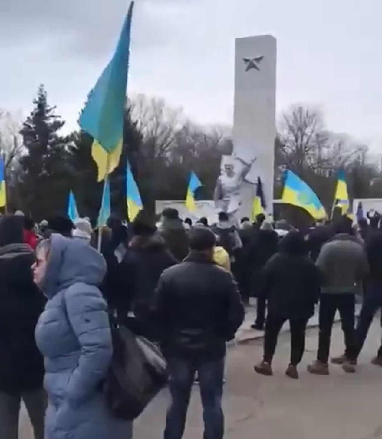 На Херсонщине снова масштабные митинги против оккупации На Херсонщине снова масштабные митинги против оккупации
