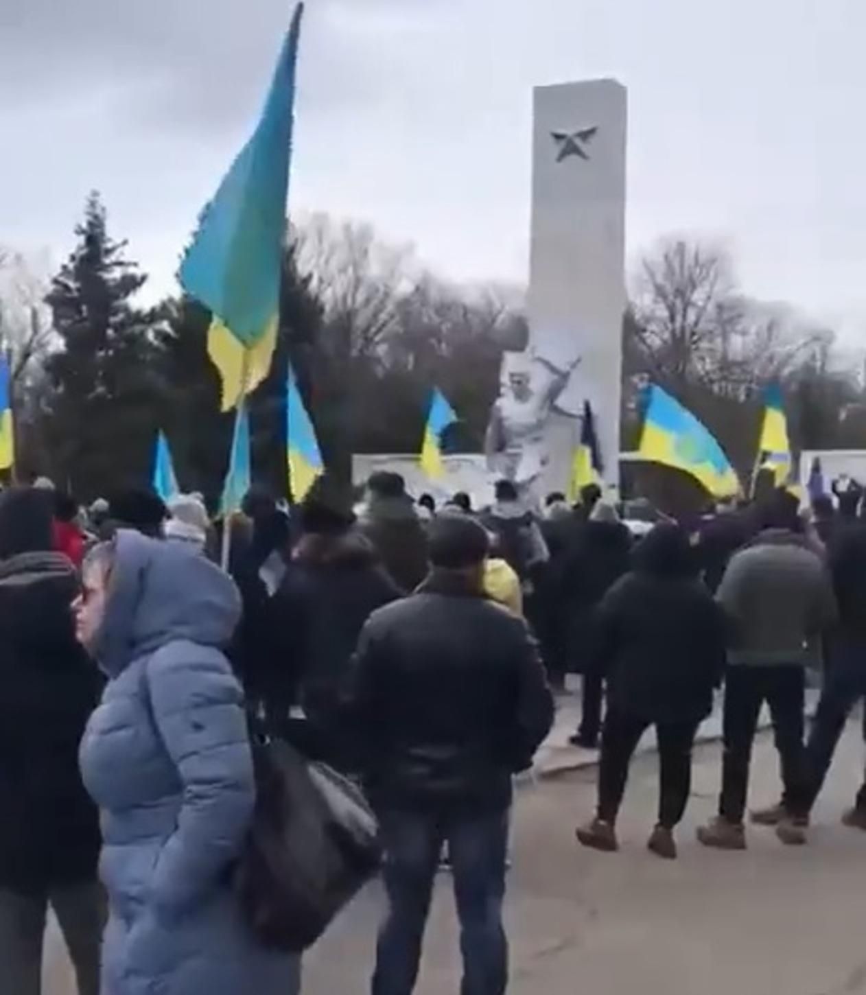 На Херсонщине снова масштабные митинги против оккупации