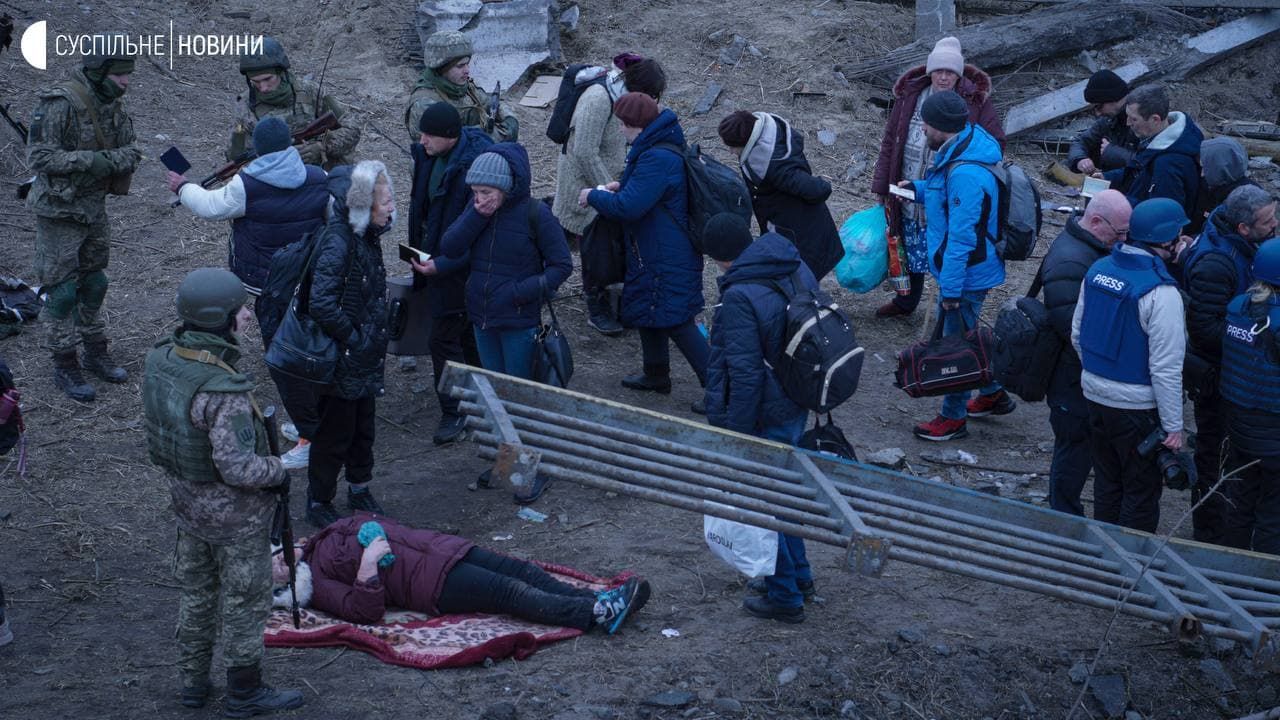 Спати вже неможливо, – жителі Ірпеня про те, як намагаються покинути місто - 7 марта 2022 - 24 Канал Спати вже неможливо, – жителі Ірпеня про те, як намагаються покинути місто - 7 марта 2022 - 24 Канал