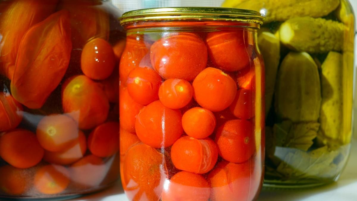 Помидоры, а не огурцы: СМИ нашли киевлянку, уничтожившую российский дрон банкой консервации - 24 Канал Помидоры, а не огурцы: СМИ нашли киевлянку, уничтожившую российский дрон банкой консервации - 24 Канал