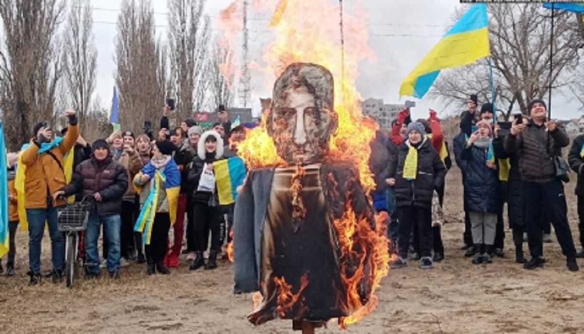 В Мелитополе будут митинговать против российской орды, пока она не покинет город - 24 Канал В Мелитополе будут митинговать против российской орды, пока она не покинет город - 24 Канал