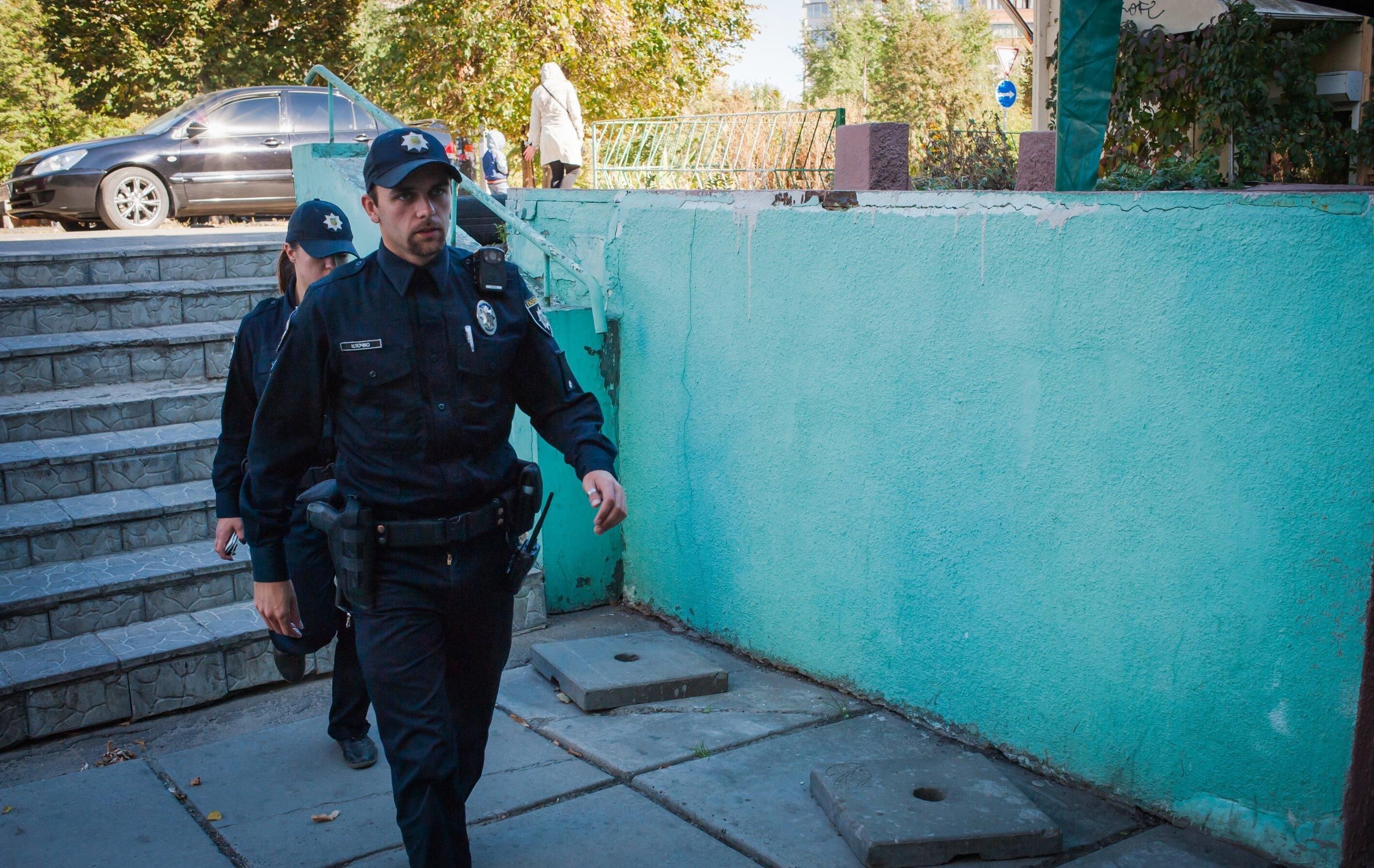 Як розпізнати диверсанта та куди дзвонити: поради ексспівробітника СБУ - 24 Канал Як розпізнати диверсанта та куди дзвонити: поради ексспівробітника СБУ - 24 Канал