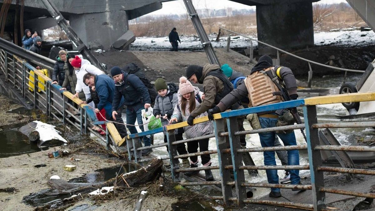 "Живі щити" та вивезення тіл: розвідка розповіла правду про "гуманітарні коридори" від Росії - 24 Канал