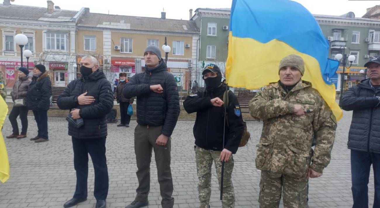 В Херсоне диверсанты настраивают местных на "сдачу города" В Херсоне диверсанты настраивают местных на "сдачу города"