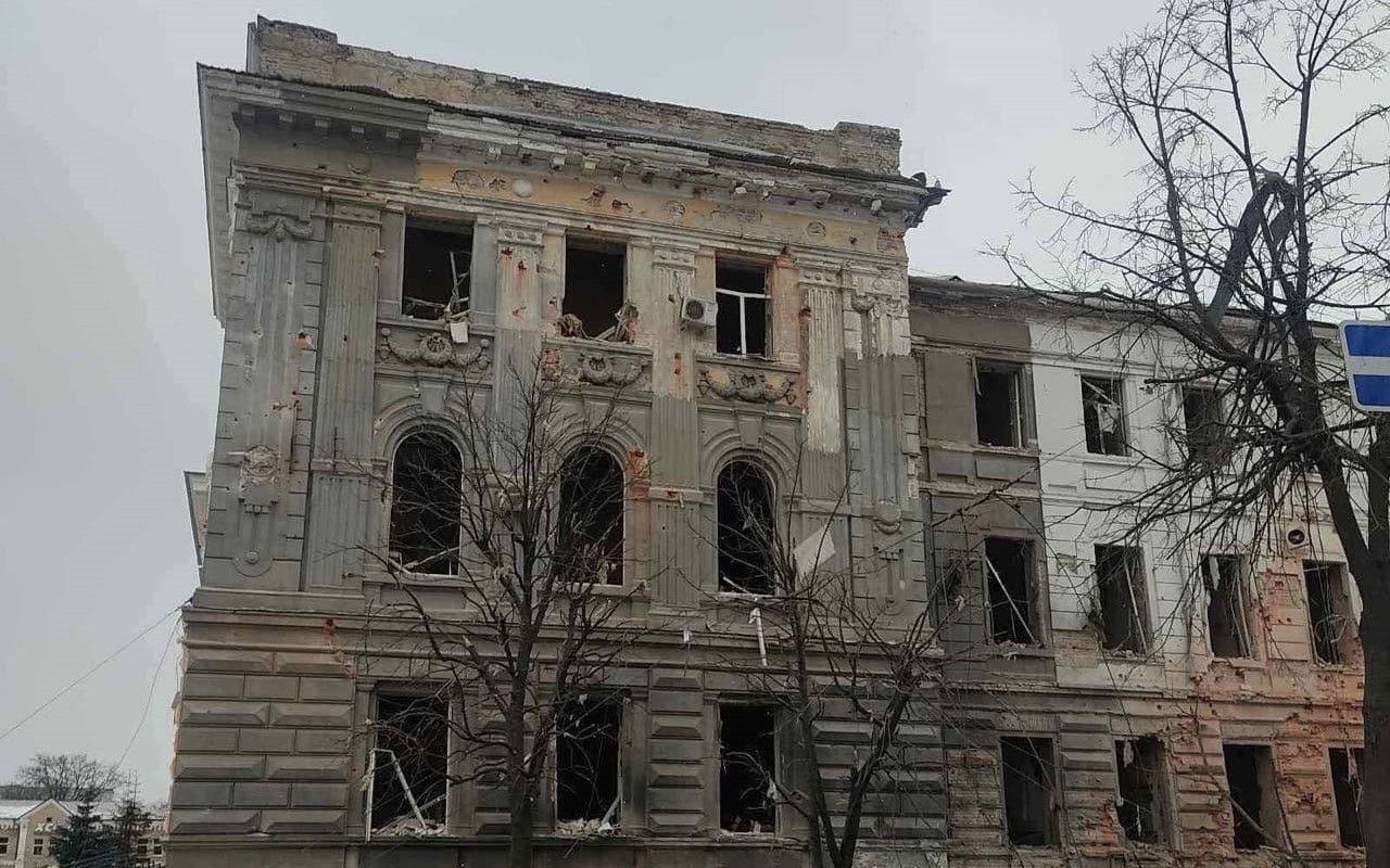 Оккупанты разрушили здание Харьковского апелляционного суда: фото - 24 Канал