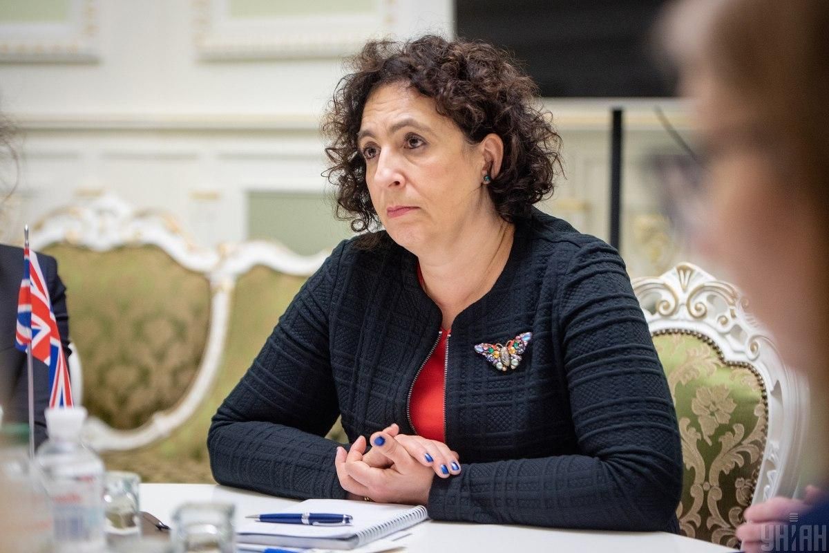 Посол Великобритании Мелинда Симмонс покинула Украину Посол Великобритании Мелинда Симмонс покинула Украину
