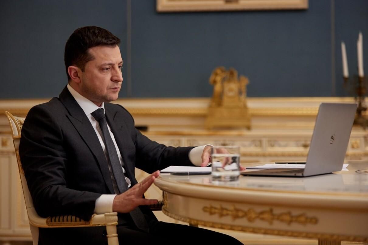 Окупанти замінували дорогу, якою мали провозити длпомогу в Маріуполь, – Зеленський - 24 Канал Окупанти замінували дорогу, якою мали провозити длпомогу в Маріуполь, – Зеленський - 24 Канал