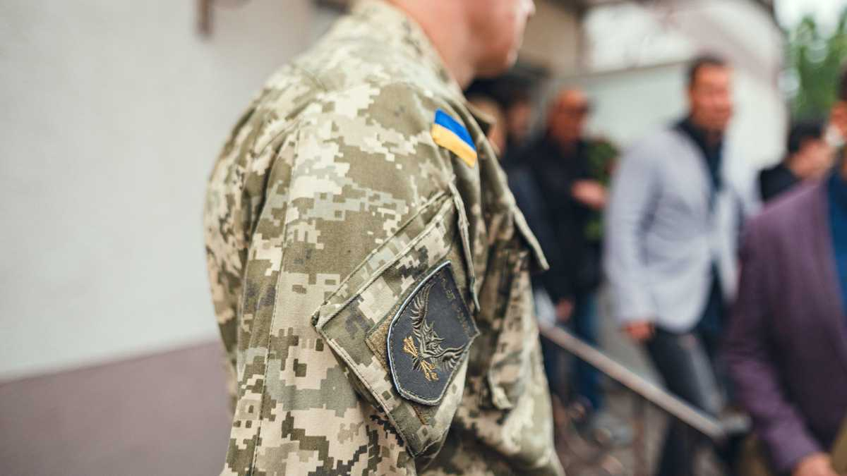 На время военного положения срочникам дадут вознаграждение в 30 тысяч ежемесячно - 24 Канал