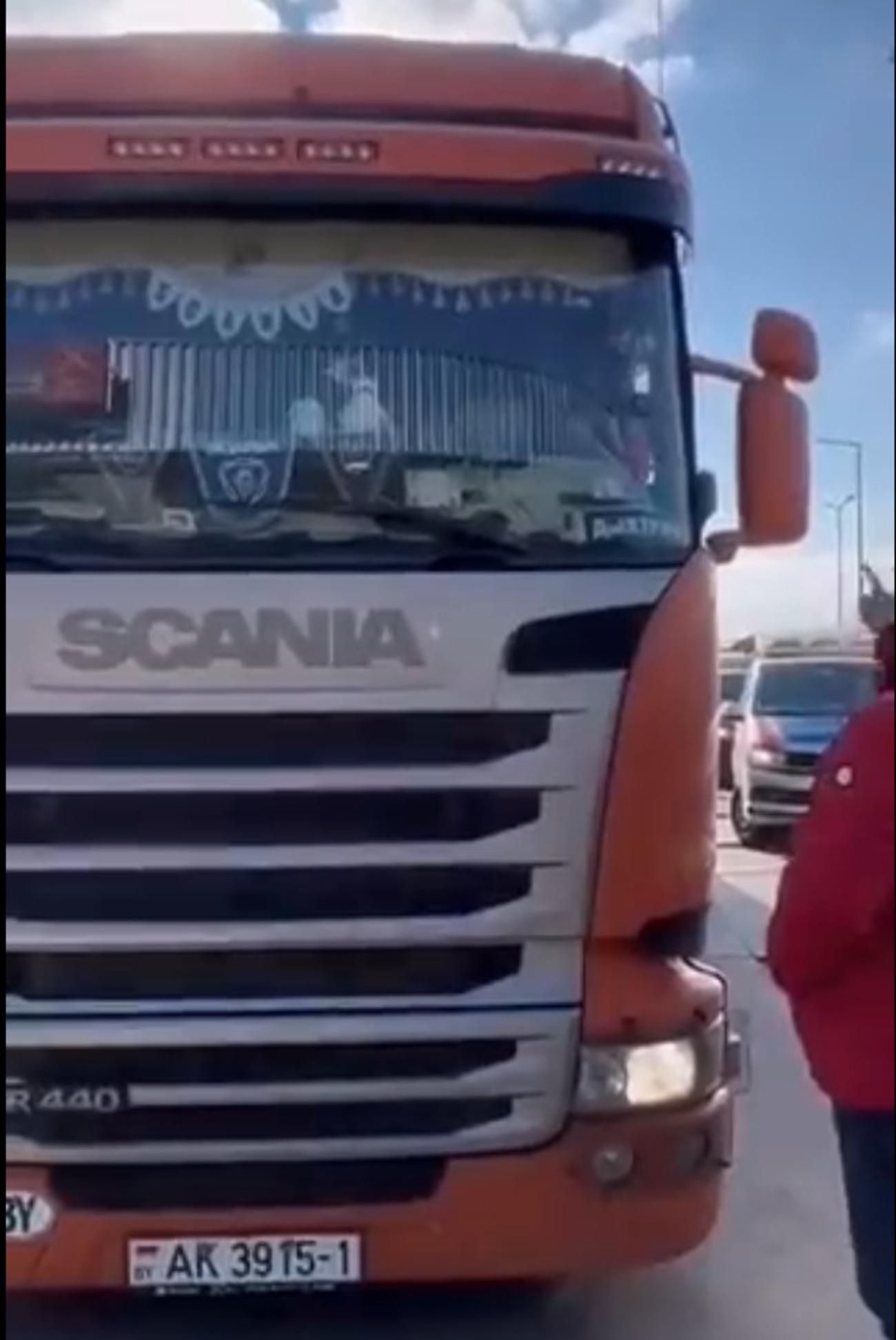 Росіяни хочуть обійти санкції Заходу: везуть їжу, ліки та запчастини із країни ЄС - 24 Канал Росіяни хочуть обійти санкції Заходу: везуть їжу, ліки та запчастини із країни ЄС - 24 Канал