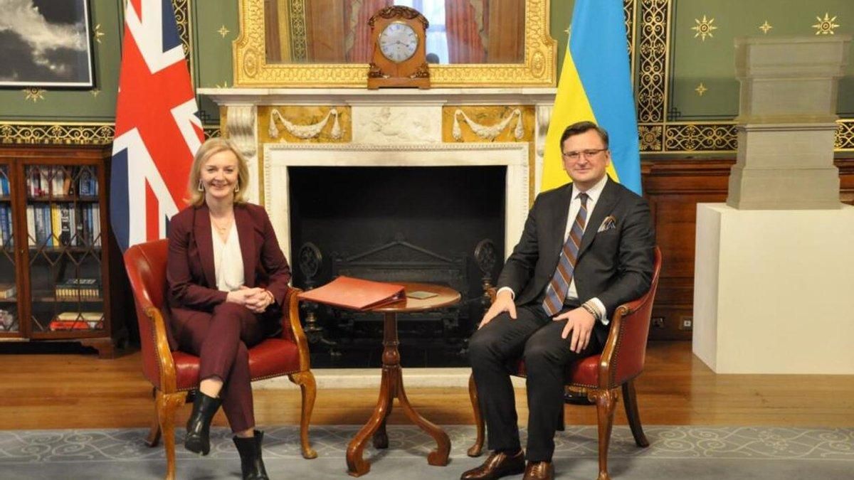 Зміцнення обороноздатності та санкції проти Росії: Кулеба провів розмову з британською колегою - 24 Канал Зміцнення обороноздатності та санкції проти Росії: Кулеба провів розмову з британською колегою - 24 Канал