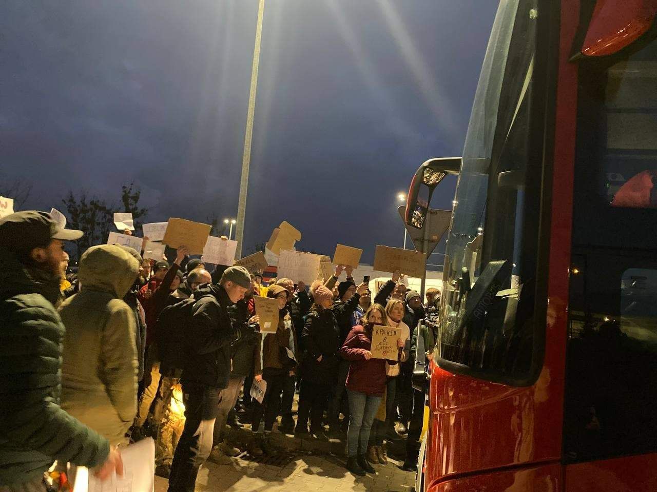 Центр протидії дезінформації звернувся до українців, які евакуювалися за кордон - 24 Канал Центр протидії дезінформації звернувся до українців, які евакуювалися за кордон - 24 Канал