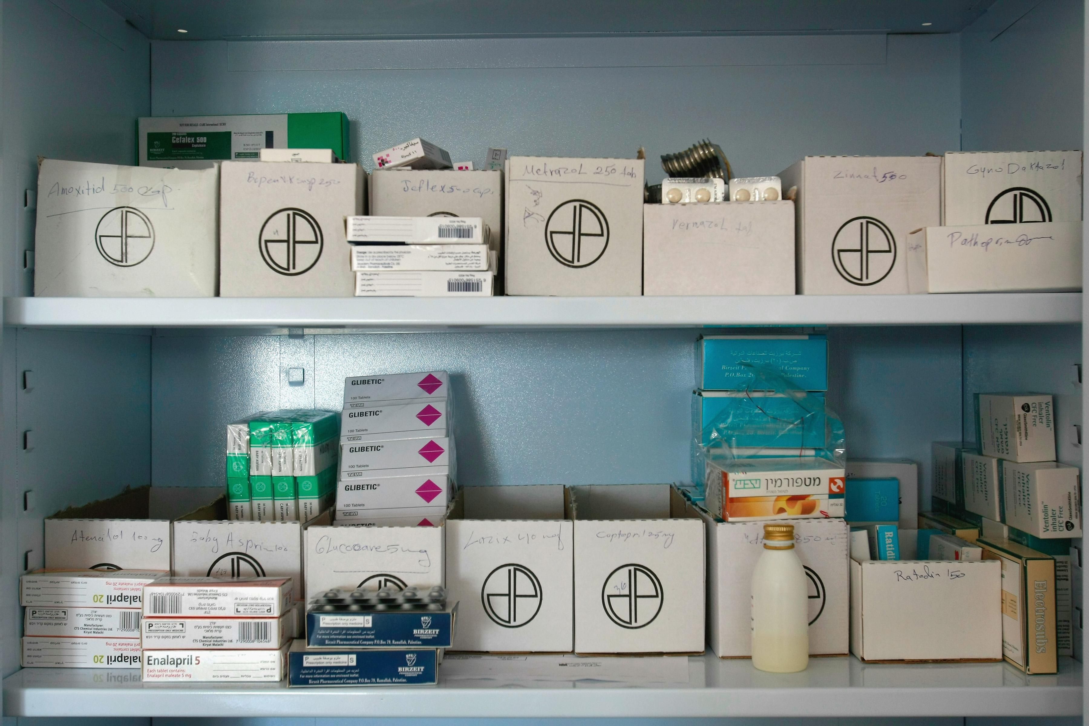 В России запретили вывозить лекарства, изготовленные за границей В России запретили вывозить лекарства, изготовленные за границей