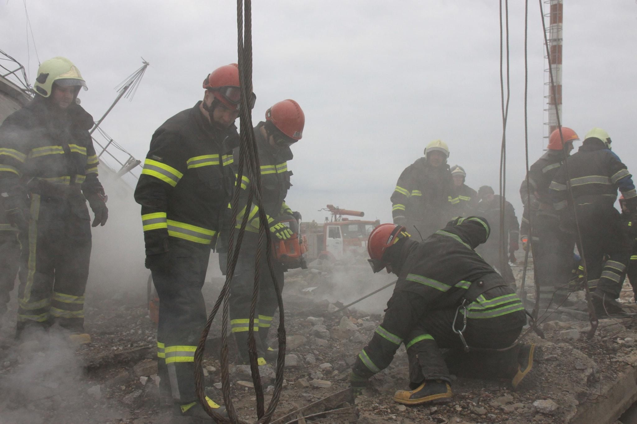 Спасатели разобрали завалы Винницкого аэропорта: нашли 10 погибших