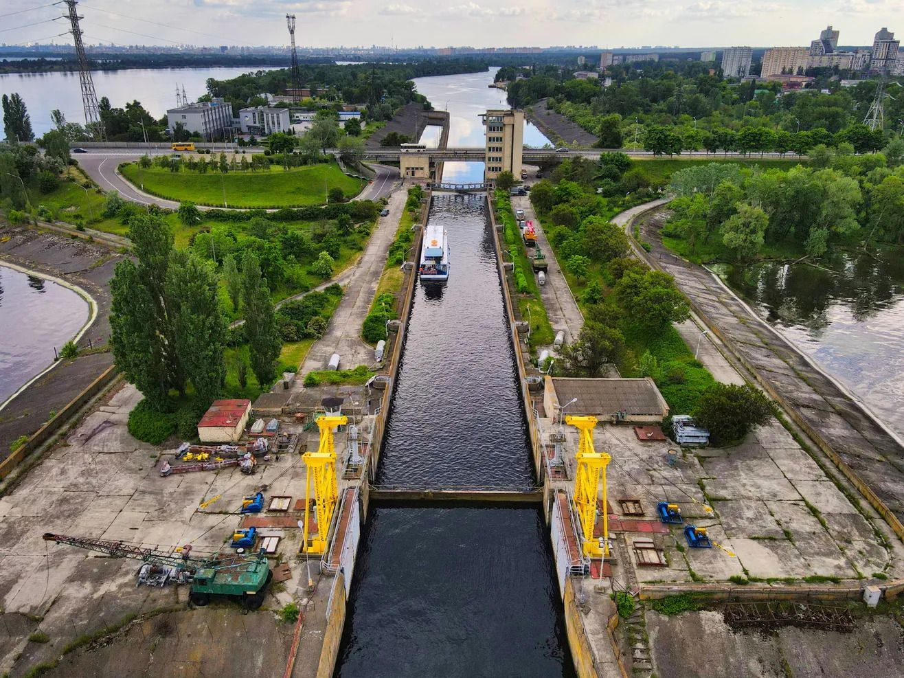 В общинах на севере Киевщины гуманитарная катастрофа: оккупанты не пропускают помощь В общинах на севере Киевщины гуманитарная катастрофа: оккупанты не пропускают помощь