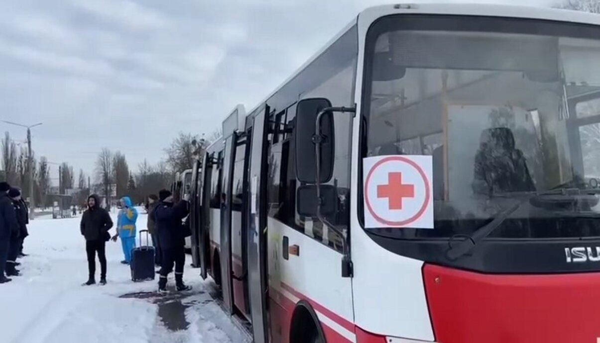 В Мариуполь выехали автобусы для эвакуации людей и доставки гумпомощи