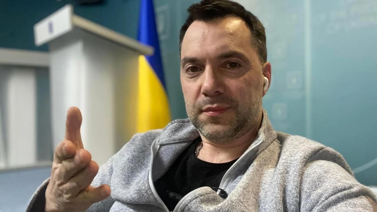 Вы для нас и есть Украина, – Арестович трогательно поздравил женщин с 8 Марта