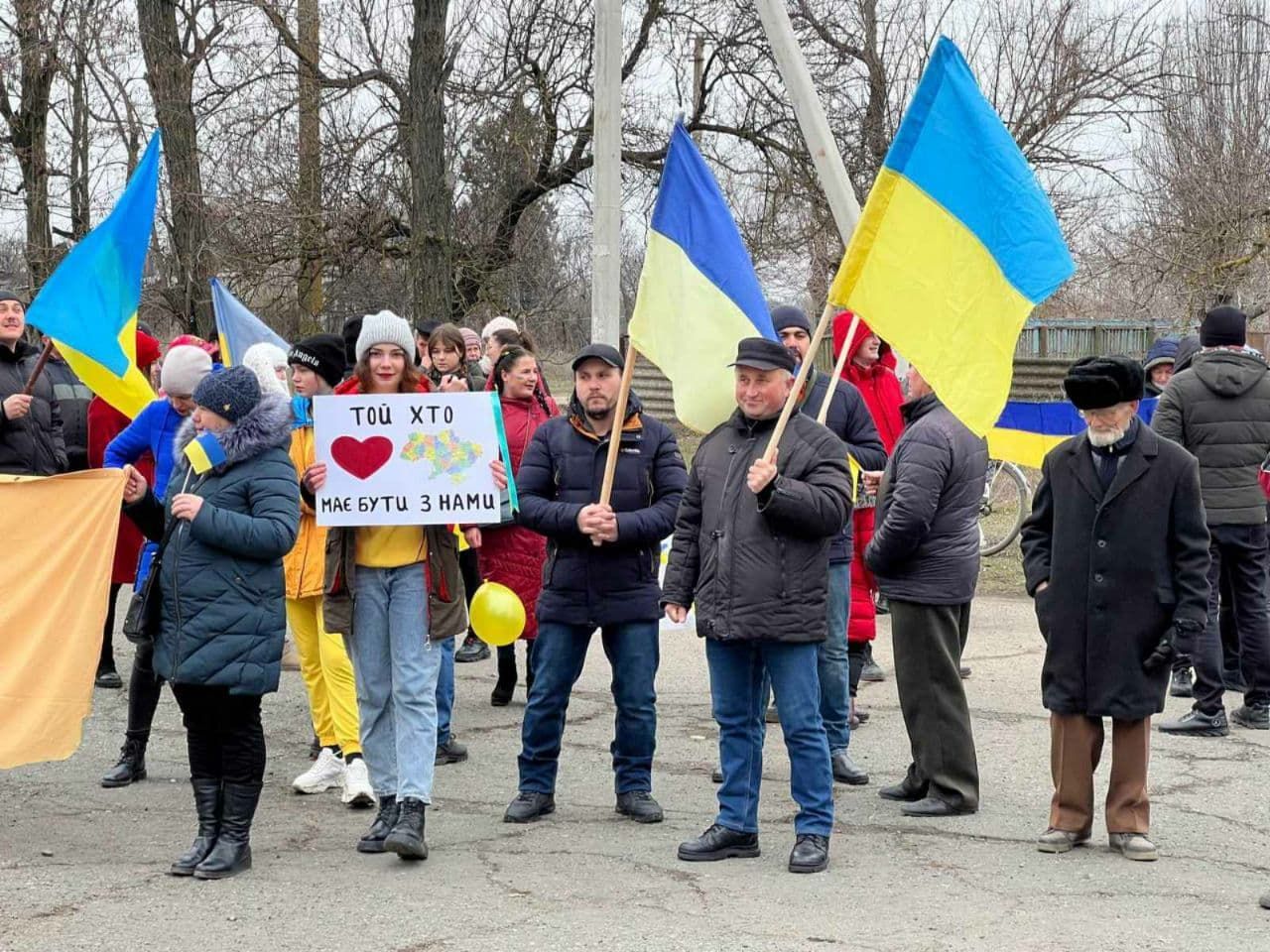 Жителі Херсонщині знову вийшли на мітинги проти окупантів - 24 Канал Жителі Херсонщині знову вийшли на мітинги проти окупантів - 24 Канал