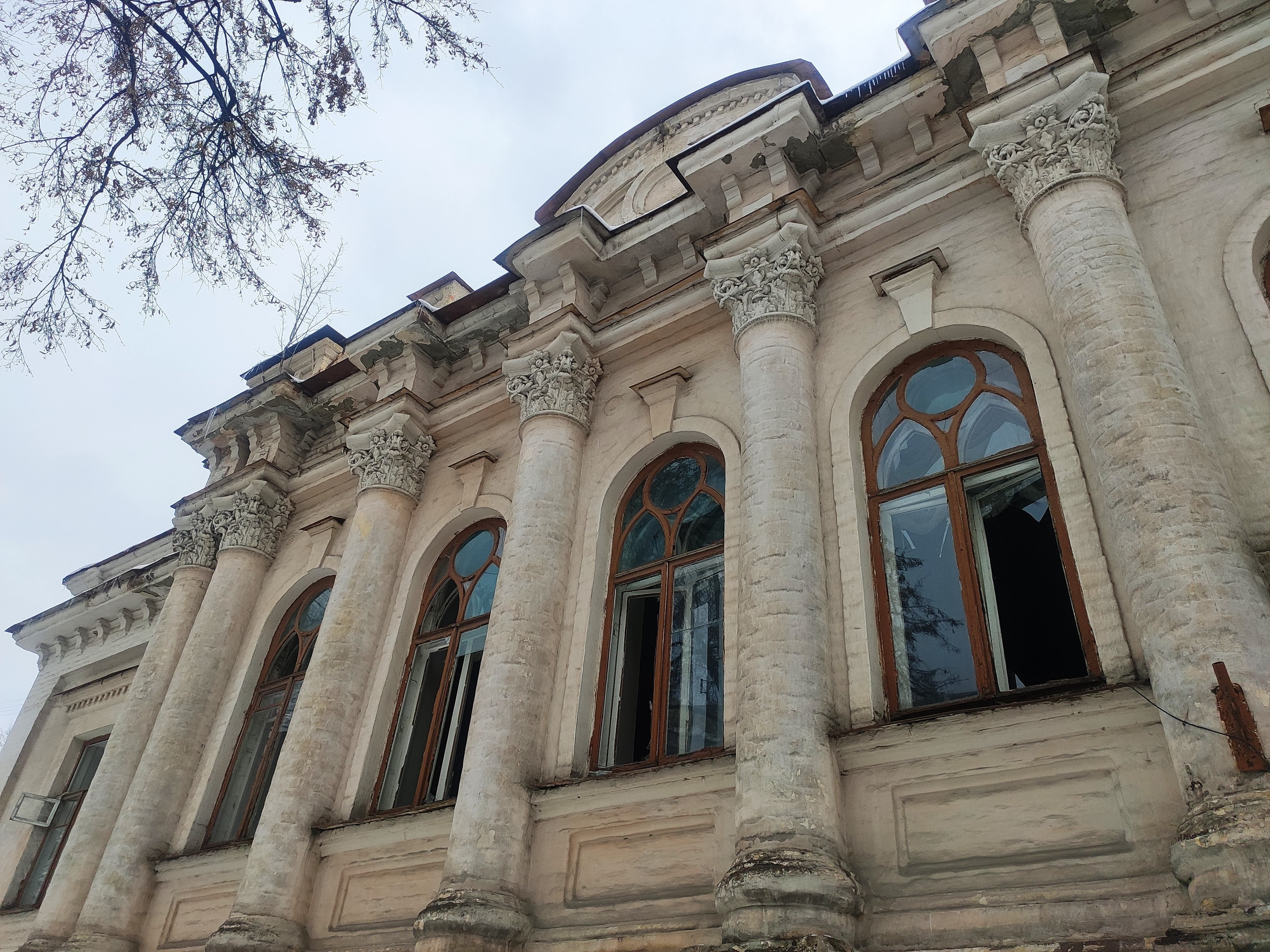 Окупанти пошкодили харківський музей з легендарними картинами: фото та відео жахливих наслідків - 24 Канал