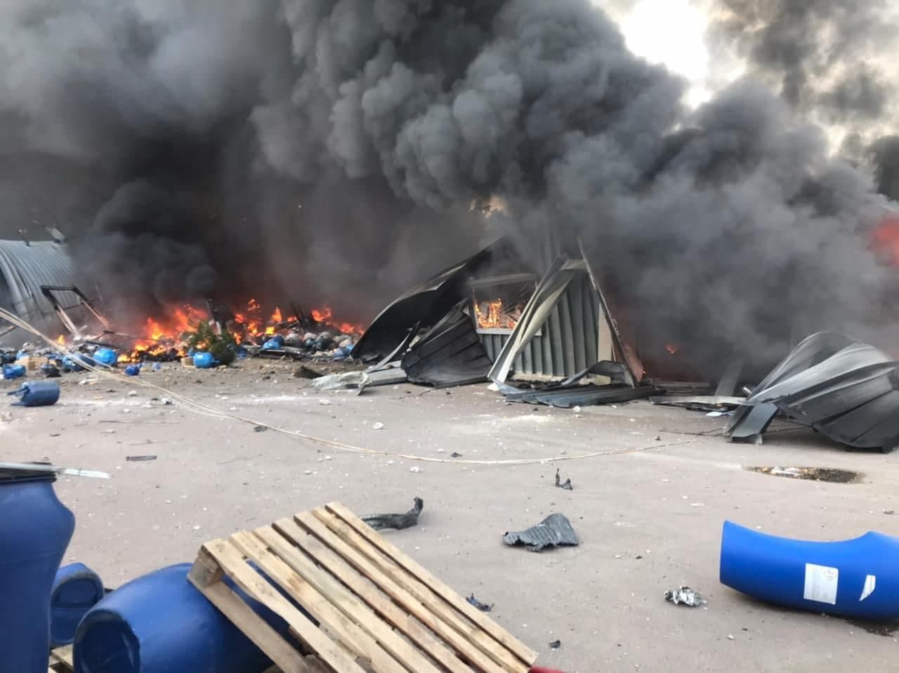Оккупанты ударили по Калиновке: спасатели уже локализовали пожар