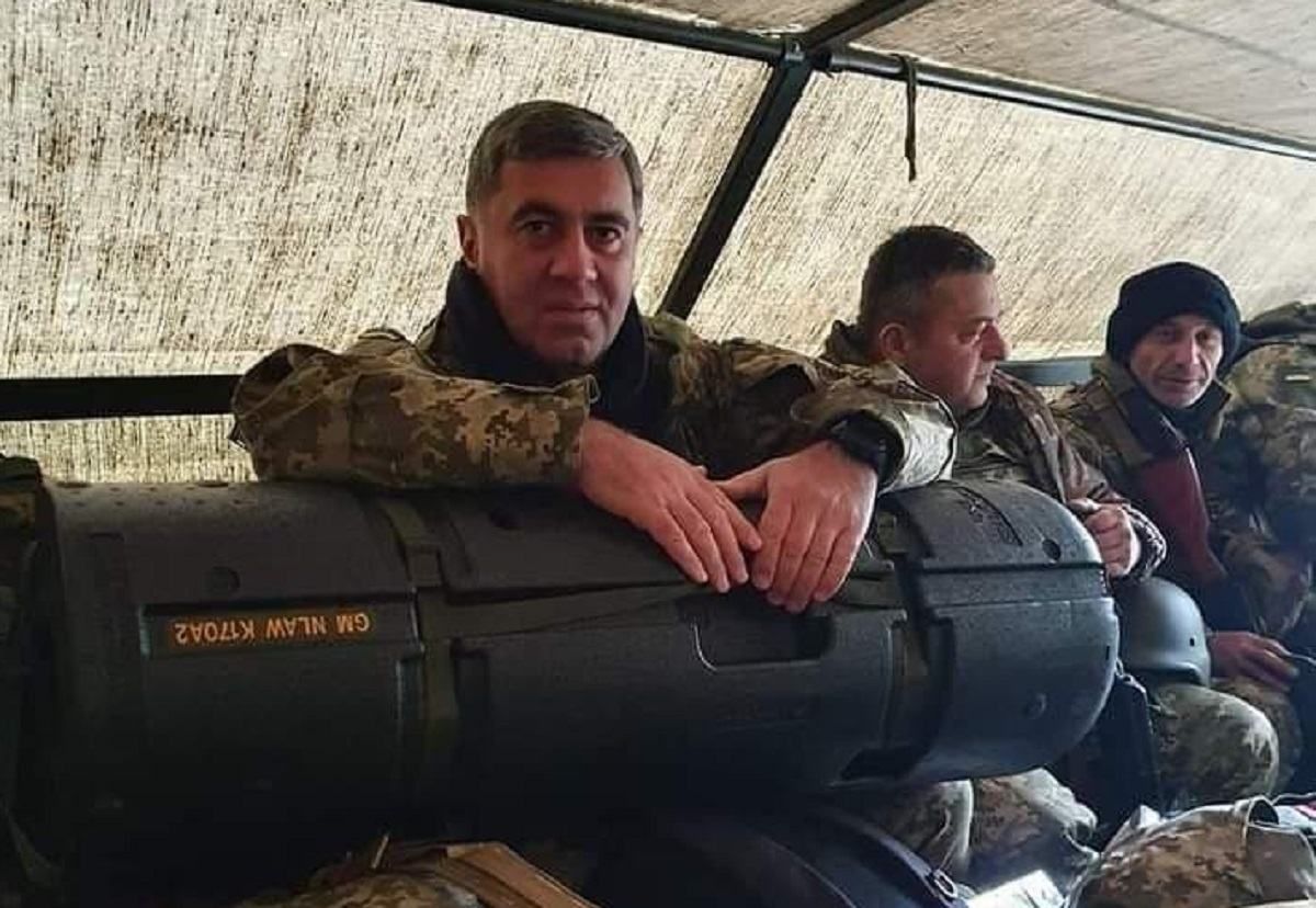 Колишній міністр оборони Грузії вступив до нас у лави добровольців - 24 Канал Колишній міністр оборони Грузії вступив до нас у лави добровольців - 24 Канал