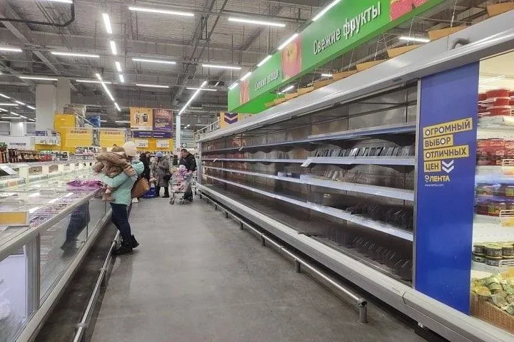 Пусті полиці у російських супермаркетах
