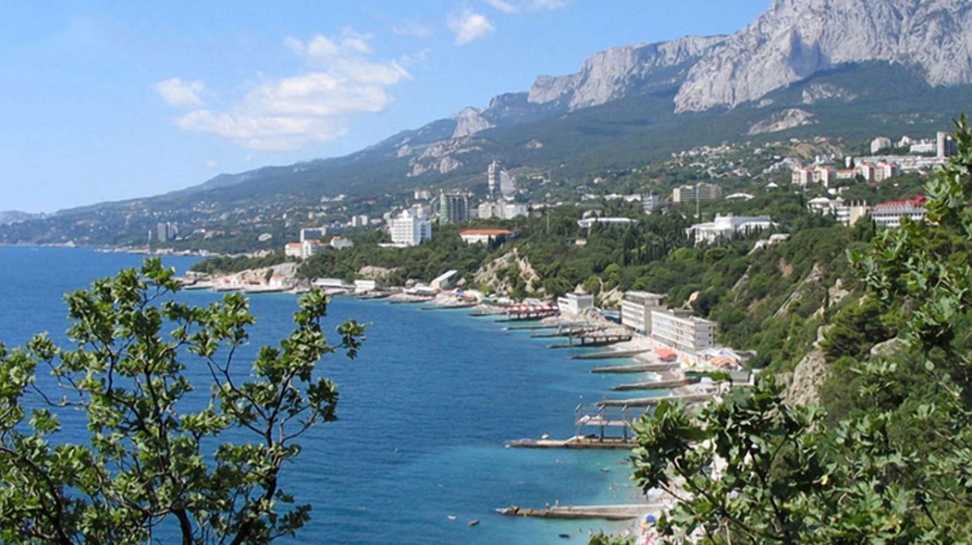 ФСБ-шники вивезли сім'ї з Криму, різко стартував продаж квартир на півострові, – Арестович - 24 Канал ФСБ-шники вивезли сім'ї з Криму, різко стартував продаж квартир на півострові, – Арестович - 24 Канал