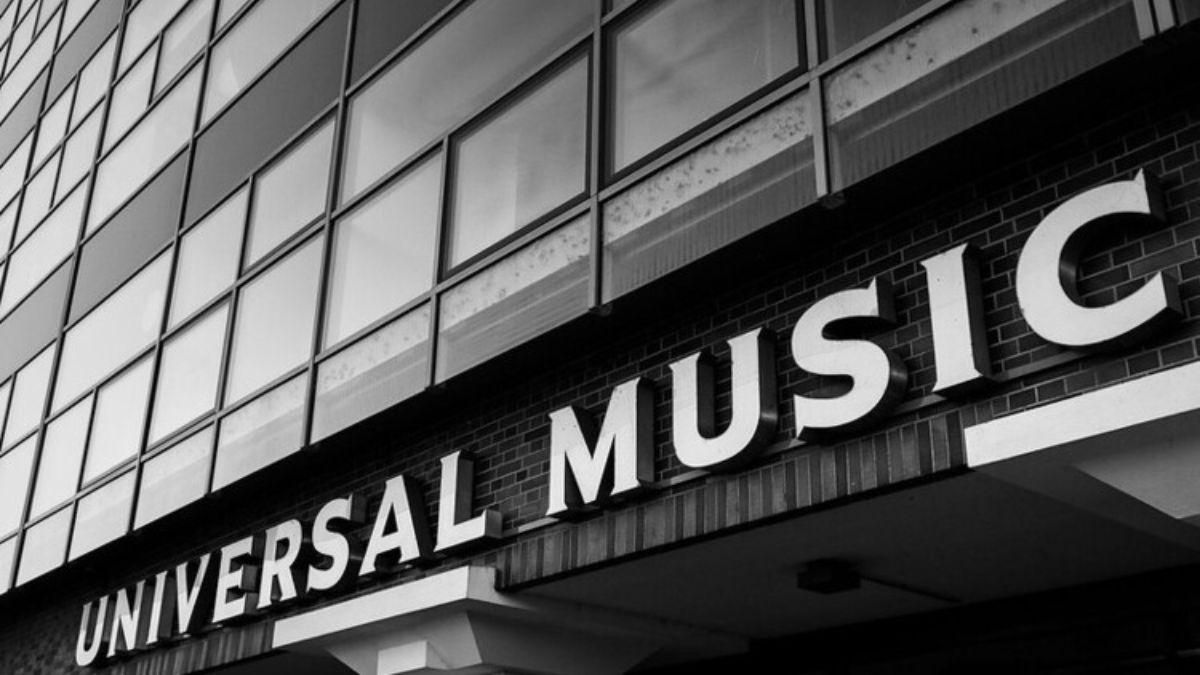 Universal Music останавливает бизнес и закрывает офисы в России