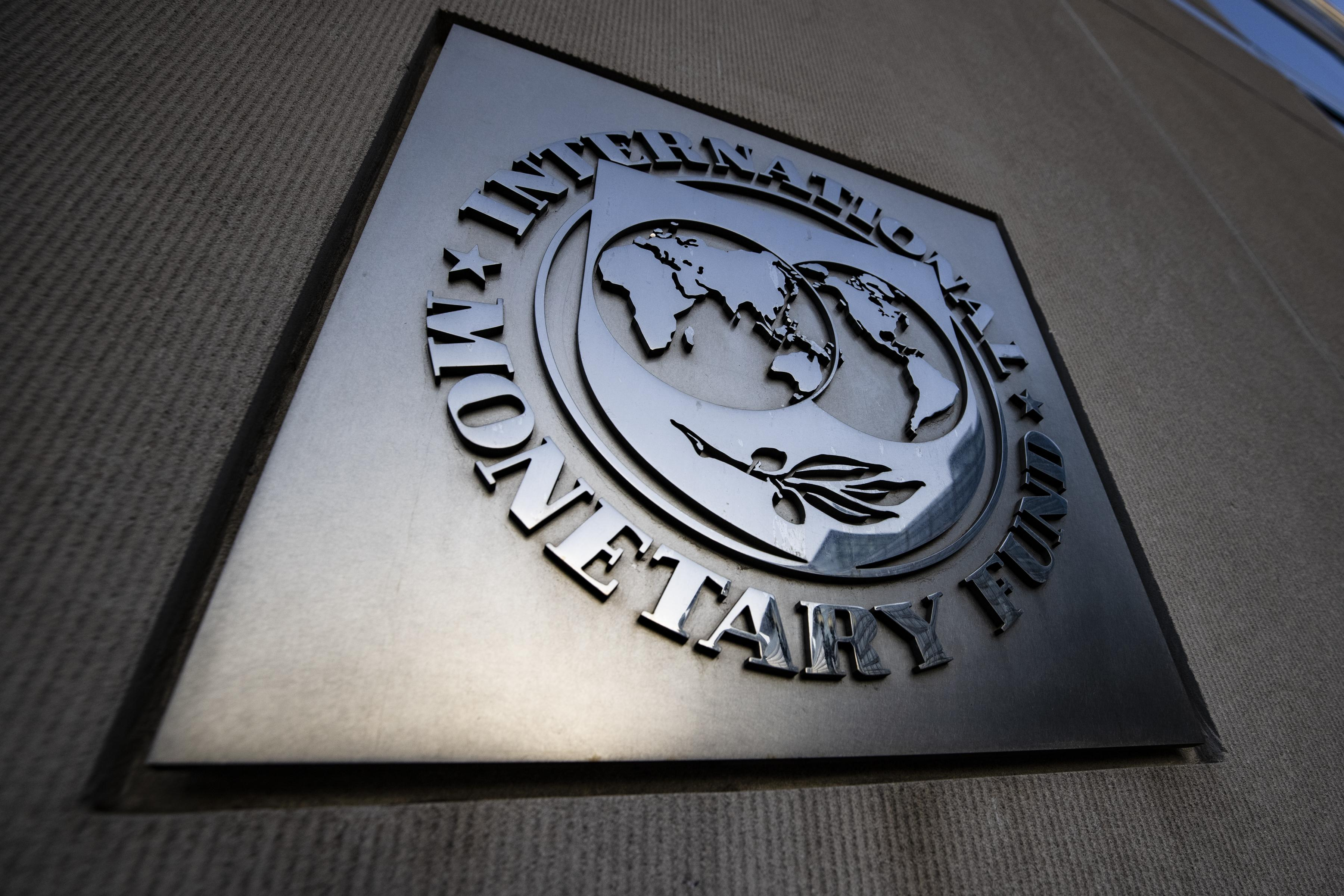 МВФ может немедленно выделить Украине 1,4 миллиарда помощи МВФ может немедленно выделить Украине 1,4 миллиарда помощи