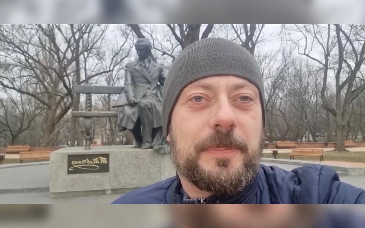 "У нас нема зерна неправди": очільник Чернігівщини записав звернення на тлі пам'ятника Шевченку - 24 Канал "У нас нема зерна неправди": очільник Чернігівщини записав звернення на тлі пам'ятника Шевченку - 24 Канал