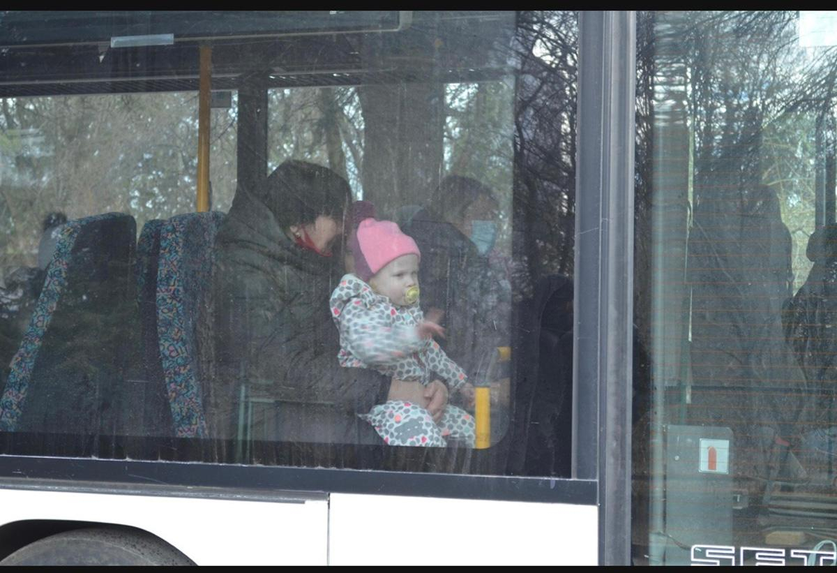 Онкобольные дети едут на лечение: Зеленская показала, как удалось организовать эвакуацию