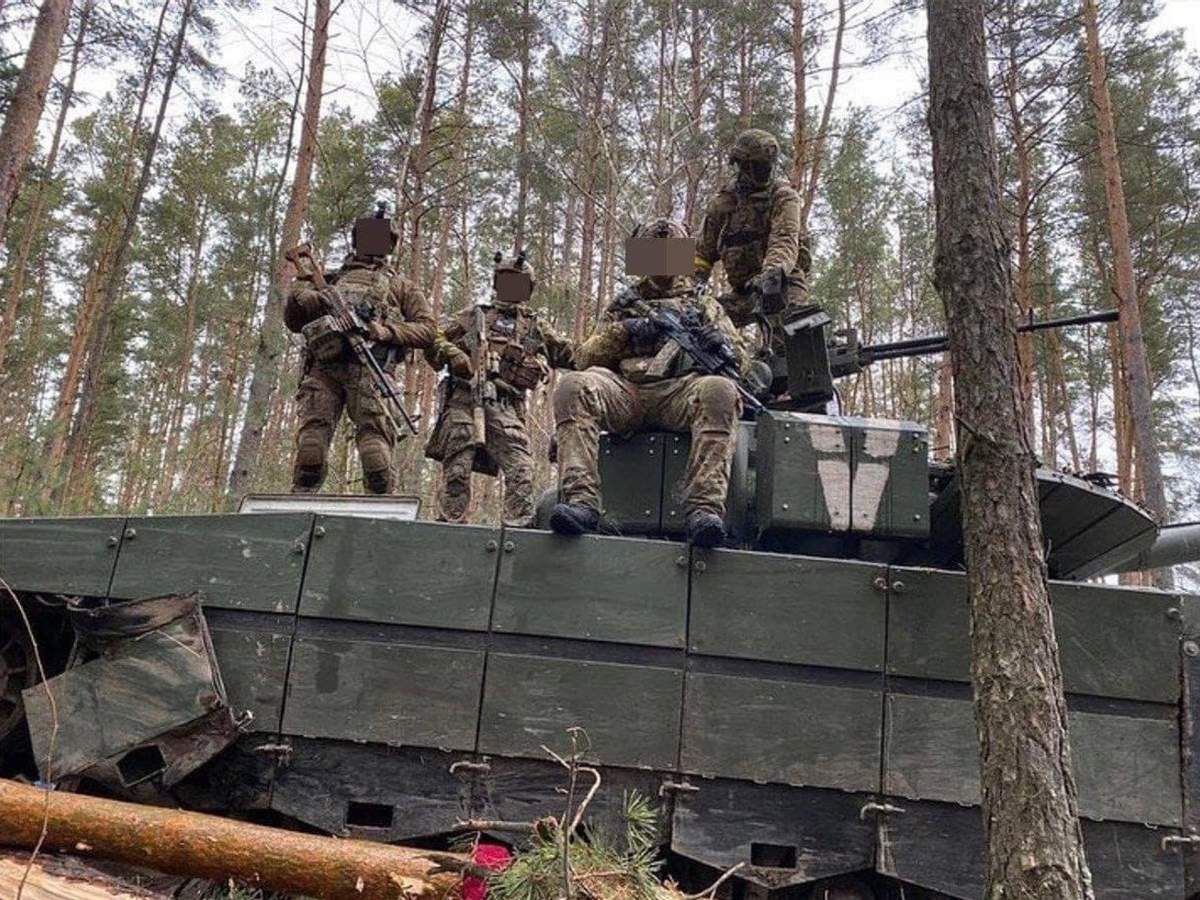 Битимемо ворога його ж зброєю: танки та бронемашини тепер працюватимуть на Україну - 24 Канал